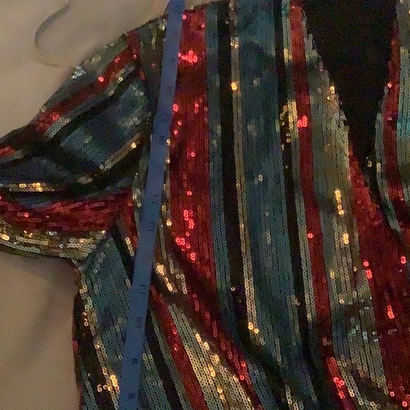 Vici Striking and cool sequin shirt with front twist. Size medium runs small - Picture 12 of 14